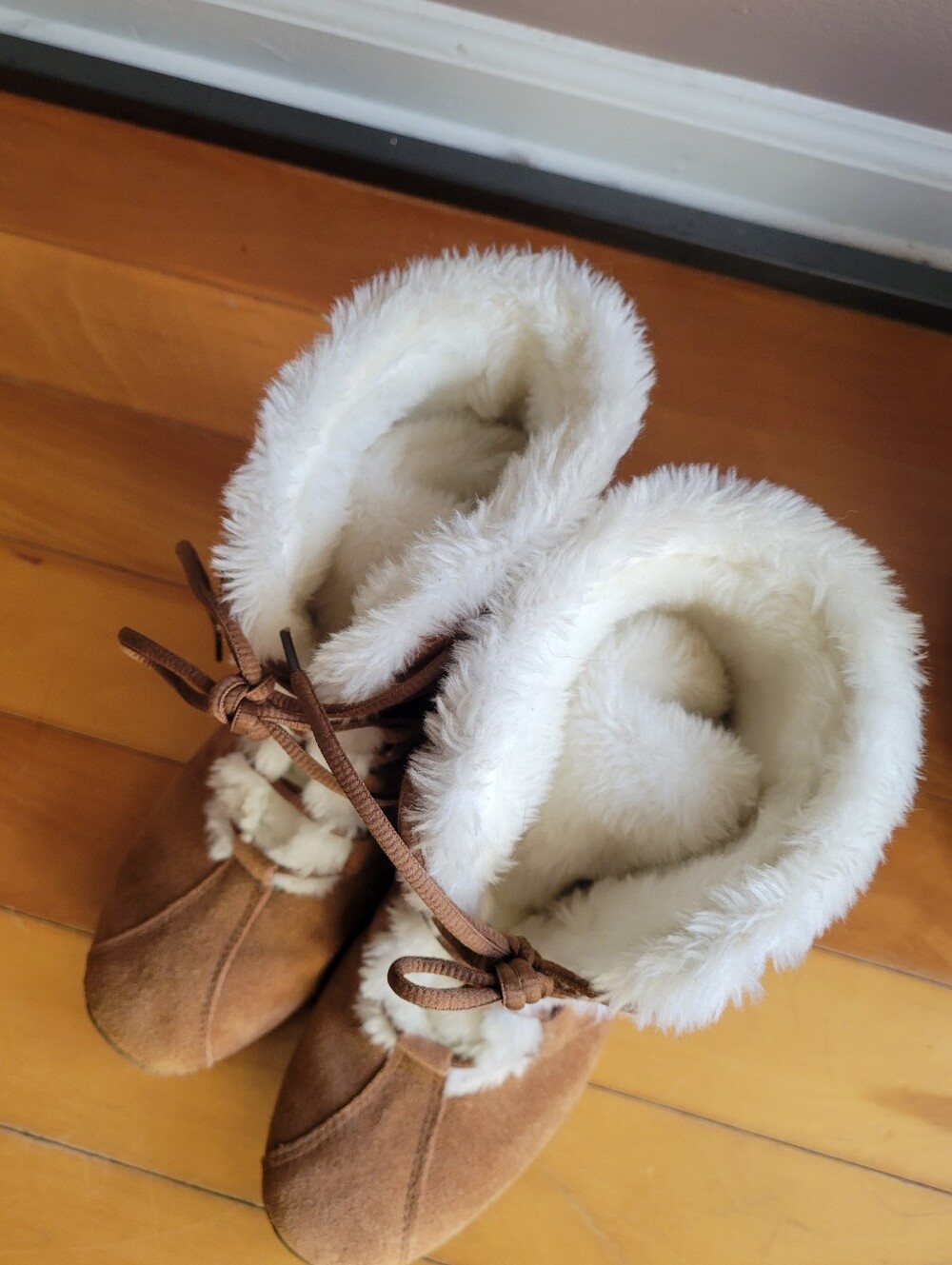 Style & Co. Casual Brown Suede lace-up Winter Boots 7M White Faux-Fur Lace Up - Picture 9 of 10